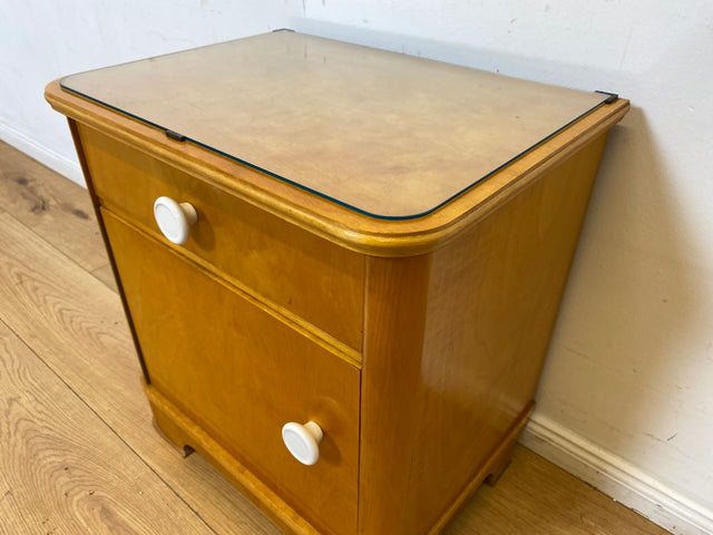 Freundlicher heller Mid-Century Nachttisch mit Schublade und Glasauflage I Vollholz furniert I Nachtkommode Nachtschrank Nachtschränkchen Kommode 60er Vintage I