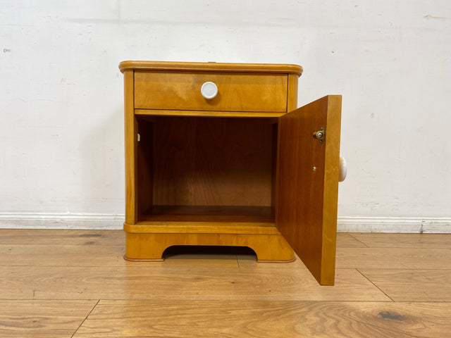 Freundlicher heller Mid-Century Nachttisch mit Schublade und Glasauflage I Vollholz furniert I Nachtkommode Nachtschrank Nachtschränkchen Kommode 60er Vintage I