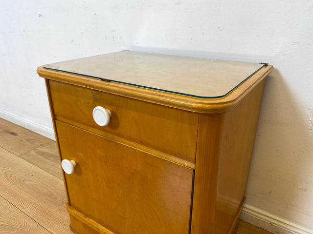 Freundlicher heller Mid-Century Nachttisch mit Schublade und Glasauflage I Vollholz furniert I Nachtkommode Nachtschrank Nachtschränkchen Kommode 60er Vintage I