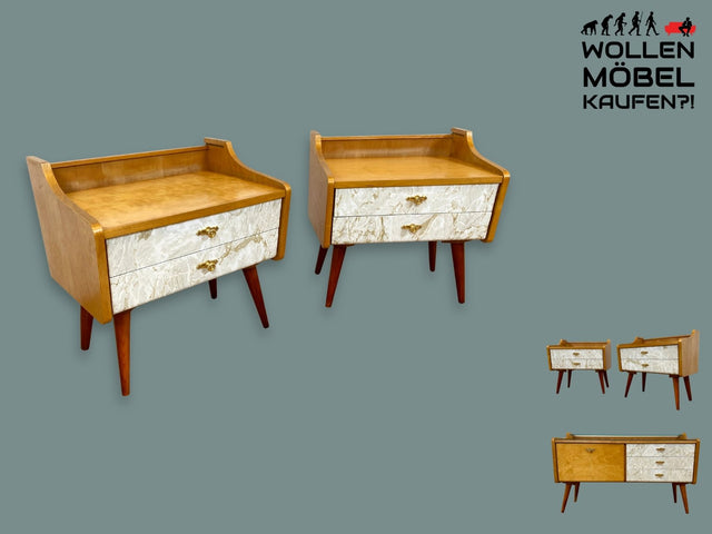 WMK I 1/2 Formschöner heller Mid-Century Nachttisch mit Schubladen und Messinggriffen