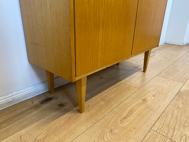 WMK Minimalistischer heller Mid-Century Schreibschrank mit stabiler Schreibplatte