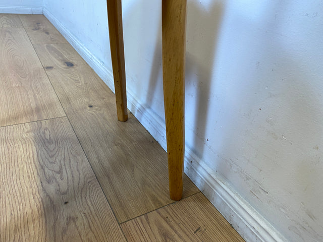 Formschöner und stabiler heller Mid-Century Sprossenstuhl aus Buchenholz mit rotem Kunstleder Sitz I Stuhl Holzstuhl Esszimmerstuhl Küchenstuhl 50er 60er Vintage I