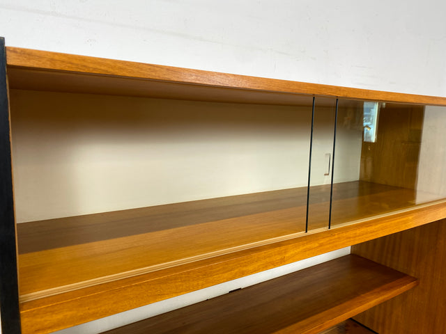 Sehr schöner heller Mid-Century Wohnzimmerschrank aus 1969 mit Vitrine und Regal I Highboard Bücherschrank Bücherregal Kommode Sideboard Geschirrschrank Vintage 70er