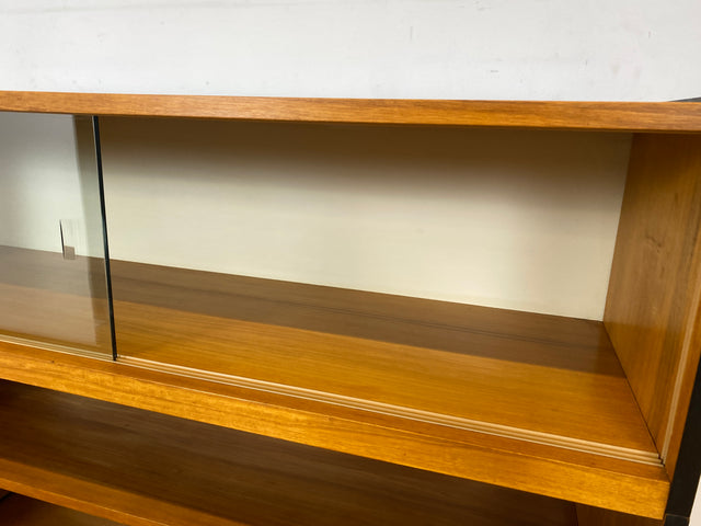 Sehr schöner heller Mid-Century Wohnzimmerschrank aus 1969 mit Vitrine und Regal I Highboard Bücherschrank Bücherregal Kommode Sideboard Geschirrschrank Vintage 70er