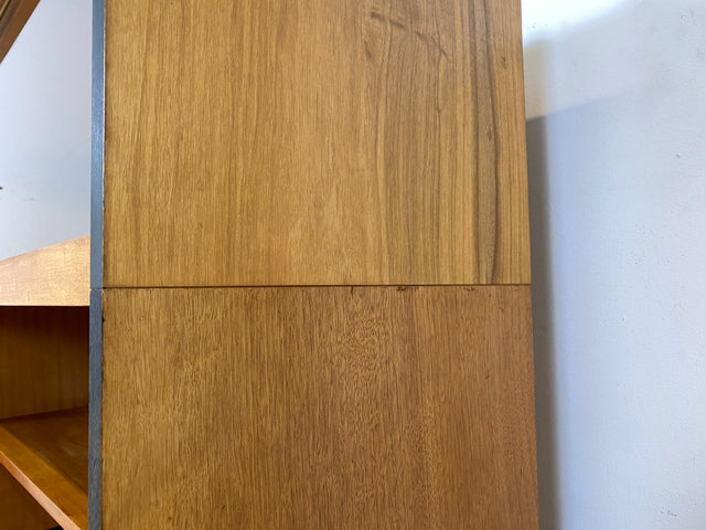 Sehr schöner heller Mid-Century Wohnzimmerschrank aus 1969 mit Vitrine und Regal I Highboard Bücherschrank Bücherregal Kommode Sideboard Geschirrschrank Vintage 70er