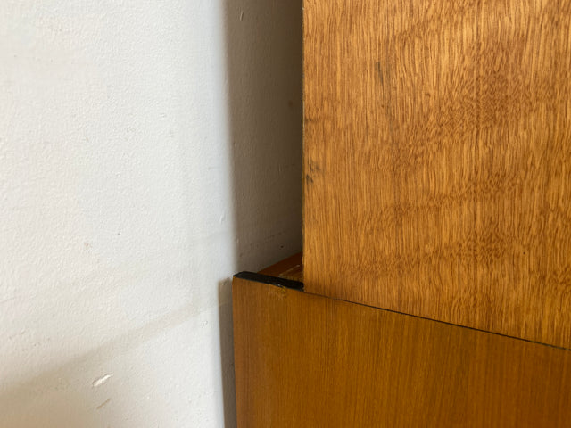 Sehr schöner heller Mid-Century Wohnzimmerschrank aus 1969 mit Vitrine und Regal I Highboard Bücherschrank Bücherregal Kommode Sideboard Geschirrschrank Vintage 70er