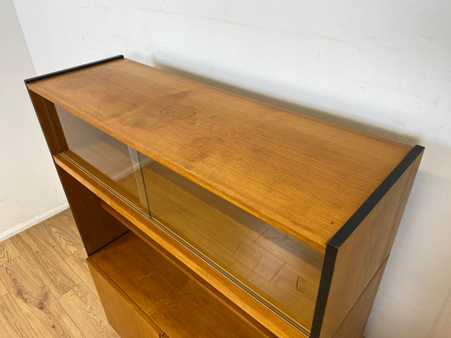 Sehr schöner heller Mid-Century Wohnzimmerschrank aus 1969 mit Vitrine und Regal I Highboard Bücherschrank Bücherregal Kommode Sideboard Geschirrschrank Vintage 70er