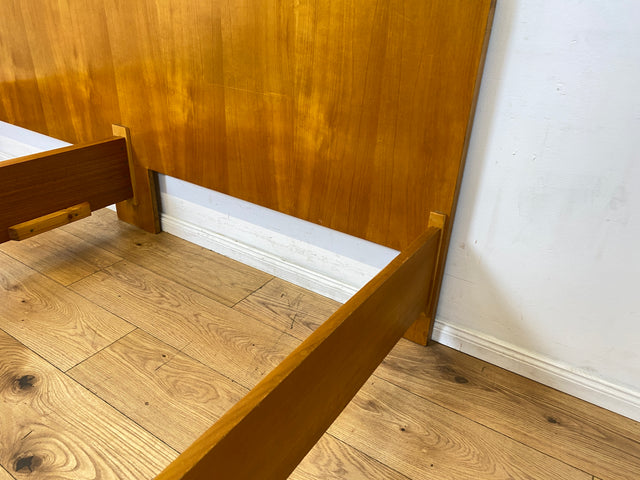 Besonders schönes helles Mid-Century Bett für 100x200cm Matratzen mit aufwendig gearbeitetem Rattan Geflecht I Doppelbett Holzbett Bettrahmen Schlafzimmer 50er 60er Vintage I