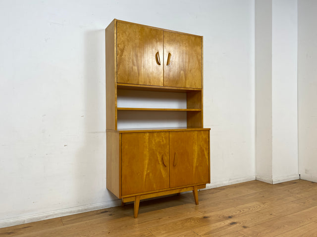 Stilvolles helles Mid-Century Highboard aus vollem Holz in Birke mit hübschen Holzgriffen
