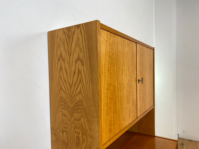 WMK I Stilvolles helles Mid-Century Highboard aus 1962 I Vollholz in Kirsche I Schrank Bücherschrank Wohnzimmerschrank Kommode Sideboard Bücherschrank 60er Vintage DDR Retro I