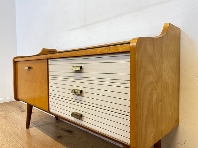 WMK I Stilvolles helles Mid-Century Lowboard mit Schubladen, Glasablage und Messinggriffen I