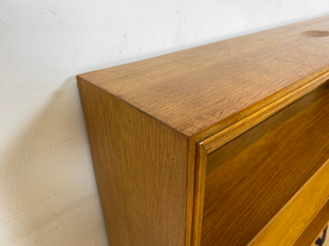 Schönes helles Mid-Century Regal , Vollholz, mit verstellb. Regalböden & neuen Metallfüßen I Holzregal Bücherregal Bücherschrank Küchenregal Regalwand Vintage Retro 60er I