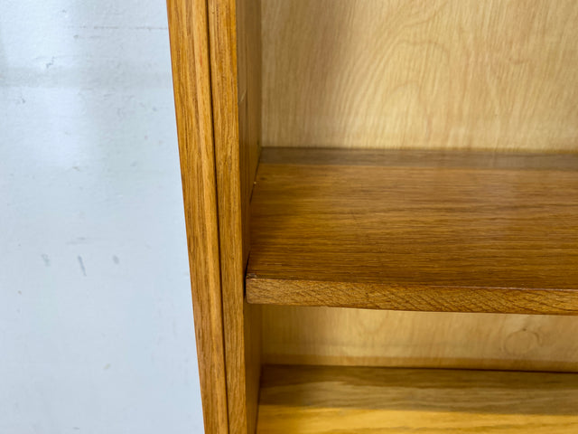 Schönes helles Mid-Century Regal , Vollholz, mit verstellb. Regalböden & neuen Metallfüßen I Holzregal Bücherregal Bücherschrank Küchenregal Regalwand Vintage Retro 60er I