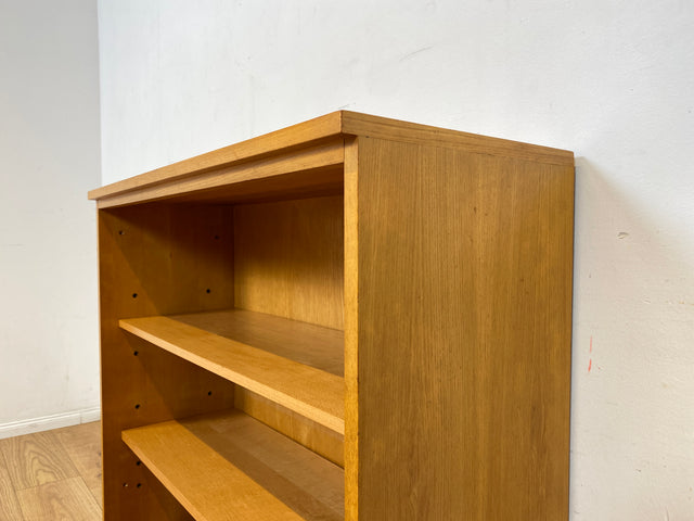 Minimalistisches helles Vintage Regal mit verstellbaren Regalböden & neuen Metallfüßen I Holzregal Bücherregal Bücherschrank Küchenregal Regalwand Mid-Century Retro 60er I