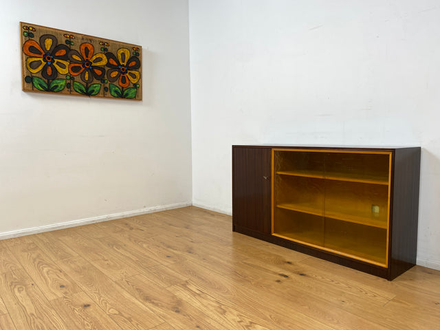 WMK I Hochwertige dunkle Mid-Century Vitrine mit original Ornamentglas I Schank Vitrinenschrank Bücherschrank Kommode Anrichte Glasvitrine Bauhaus Vintage 50er 60er Berlin Leipzig Augsburg Heidelberg