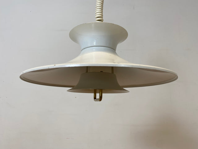 WMK I Schöne höhenverstellbare weiße skandinavische Space Age Designer Pendelleuchte von Belid aus Metall