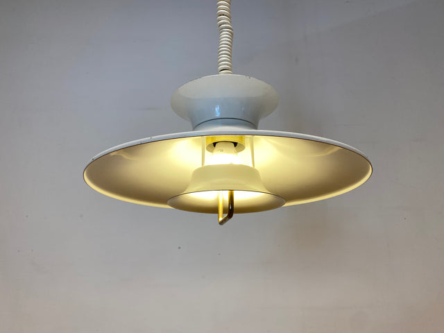 WMK I Schöne höhenverstellbare weiße skandinavische Space Age Designer Pendelleuchte von Belid aus Metall