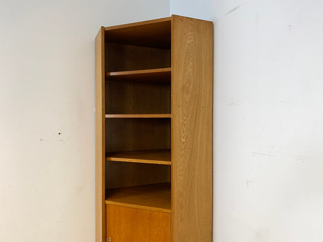 WMK I Hochwertiger hoher Mid-Century Eckschrank I Vollholz in Eiche I mit verstell. Regalböden I Eckregal Highboard Bücherschrank Büchervitrine Regalwand Regal Wohnwand Vintage 50er 60er I