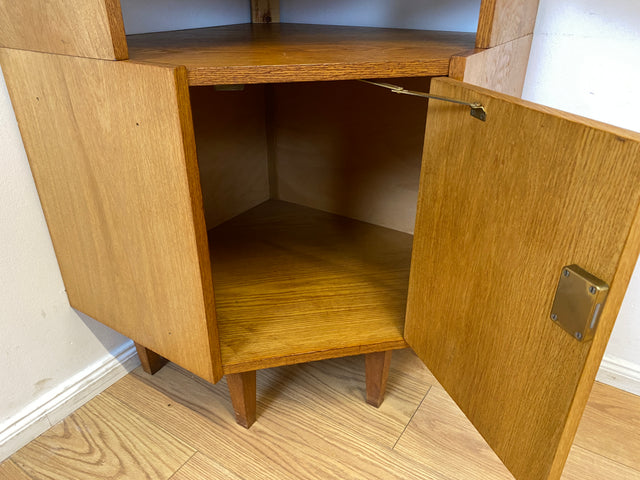 WMK I Hochwertiger hoher Mid-Century Eckschrank I Vollholz in Eiche I mit verstell. Regalböden I Eckregal Highboard Bücherschrank Büchervitrine Regalwand Regal Wohnwand Vintage 50er 60er I