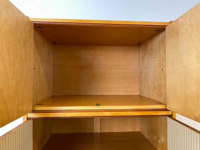 Stilvoller und gut erhaltener hoher Mid-Century Kleiderschrank mit Aufsatz I VEB Hellerau oder baugleich I Schrank Schlafzimmerschrank Wardrobe Wäscheschrank Vintage Retro I