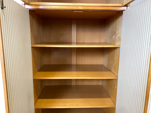 Stilvoller und gut erhaltener hoher Mid-Century Kleiderschrank mit Aufsatz I VEB Hellerau oder baugleich I Schrank Schlafzimmerschrank Wardrobe Wäscheschrank Vintage Retro I