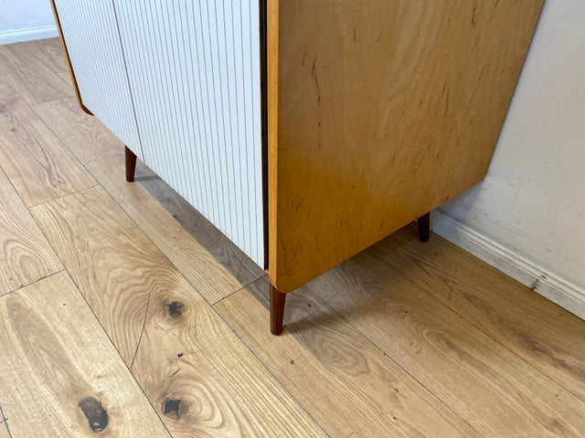 Stilvoller und gut erhaltener hoher Mid-Century Kleiderschrank mit Aufsatz I VEB Hellerau oder baugleich I Schrank Schlafzimmerschrank Wardrobe Wäscheschrank Vintage Retro I