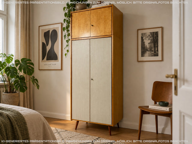Stilvoller und gut erhaltener hoher Mid-Century Kleiderschrank mit Aufsatz I VEB Hellerau oder baugleich I Schrank Schlafzimmerschrank Wardrobe Wäscheschrank Vintage Retro I