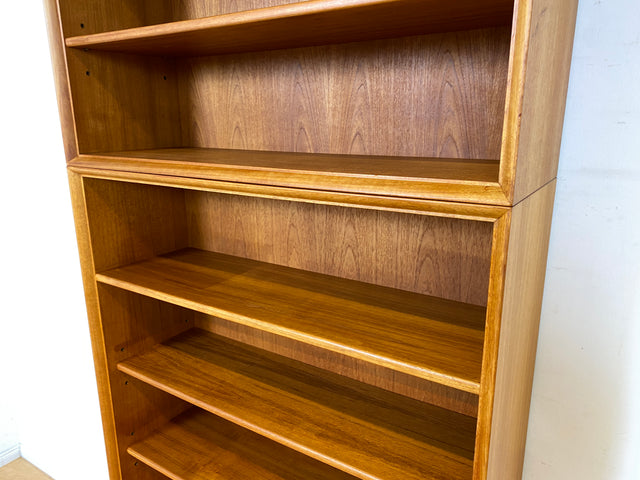 Hochwertiger Vintage Bücherschrank von Strobeck in skandinavischem Still mit Schubladen I Teakholz I Regal Bücherregal Holzregal Danish Design Mid-Century Vintage Teak I
