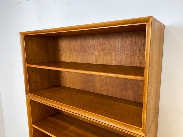 Hochwertiger Vintage Bücherschrank von Strobeck in skandinavischem Still mit Schubladen I Teakholz I Regal Bücherregal Holzregal Danish Design Mid-Century Vintage Teak I