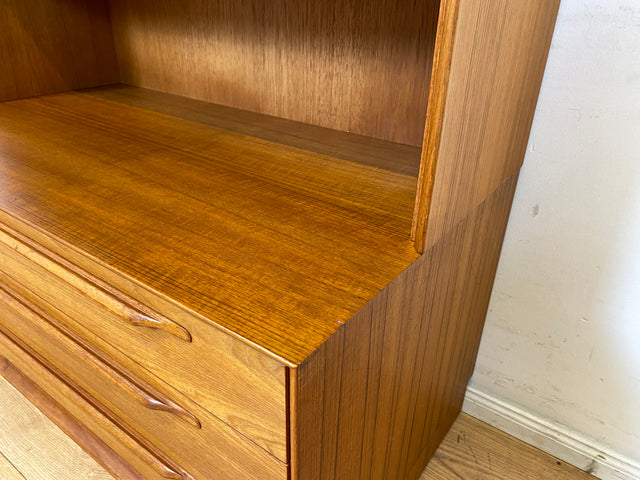 Hochwertiger Vintage Bücherschrank von Strobeck in skandinavischem Still mit Schubladen I Teakholz I Regal Bücherregal Holzregal Danish Design Mid-Century Vintage Teak I