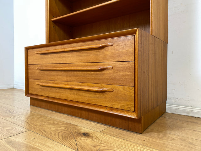 Hochwertiger Vintage Bücherschrank von Strobeck in skandinavischem Still mit Schubladen I Teakholz I Regal Bücherregal Holzregal Danish Design Mid-Century Vintage Teak I