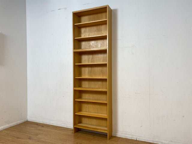 Minimalistisches und gut erhaltenes sehr hohes Mid-Century Bücherregal mit verstellbaren Regalböden I Regal Holzregal Bücherschrank Küchenregal Retro Vintage I