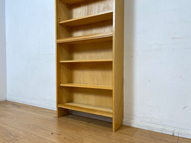 Minimalistisches und gut erhaltenes sehr hohes Mid-Century Bücherregal mit verstellbaren Regalböden I Regal Holzregal Bücherschrank Küchenregal Retro Vintage I