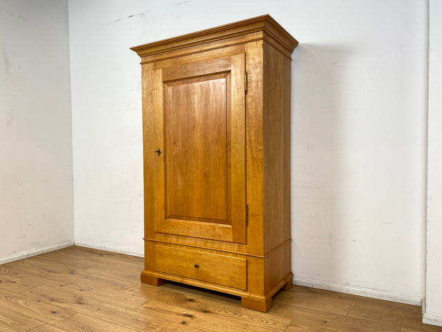 Hochwertiger Kleiderschrank im antiken Stil aus massivem Kirschholz mit Schublade I Schrank Wäscheschrank Bauernschrank Dielenschrank Vertiko Biedermeier Landhaus Vintage I