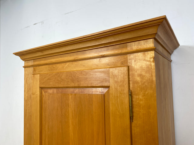 Hochwertiger Kleiderschrank im antiken Stil aus massivem Kirschholz mit Schublade I Schrank Wäscheschrank Bauernschrank Dielenschrank Vertiko Biedermeier Landhaus Vintage I