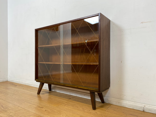 WMK I Schöne Mid-Century Vitrine mit Einlegeböden