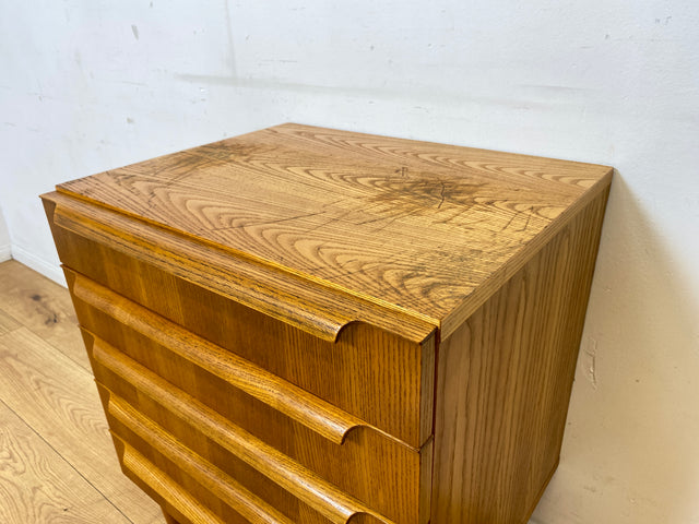 Stilvolle kleine helle Mid-Century Kommode in Esche mit Schubladen & formschönen Holzgriffen I Schubladenkommode Schrank Wäschekommode Ablage Sideboard Retro Vintage 60er I