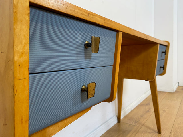 Hübscher kleiner Mid-Century Schminktisch / Schreibtisch mit Schubladen & Messinggriffen I Frisiertisch Schminkkommode Frisierkommode Kinderschreibtisch Vintage 60er DDR I
