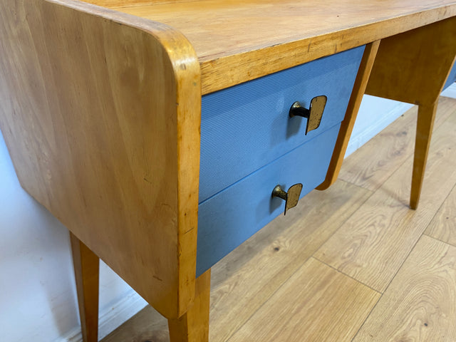 Hübscher kleiner Mid-Century Schminktisch / Schreibtisch mit Schubladen & Messinggriffen I Frisiertisch Schminkkommode Frisierkommode Kinderschreibtisch Vintage 60er DDR I