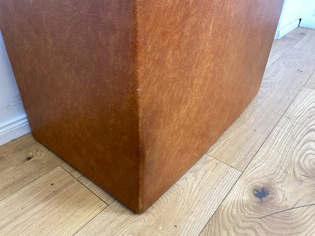 Kultige Retro Truhe in braunem Kunstleder mit besonders schönem floralem Innenleben I Wäschetruhe Kiste Wäschekorb Wäschekommode Spielzeugtruhe Vintage Mid-Century 60er I