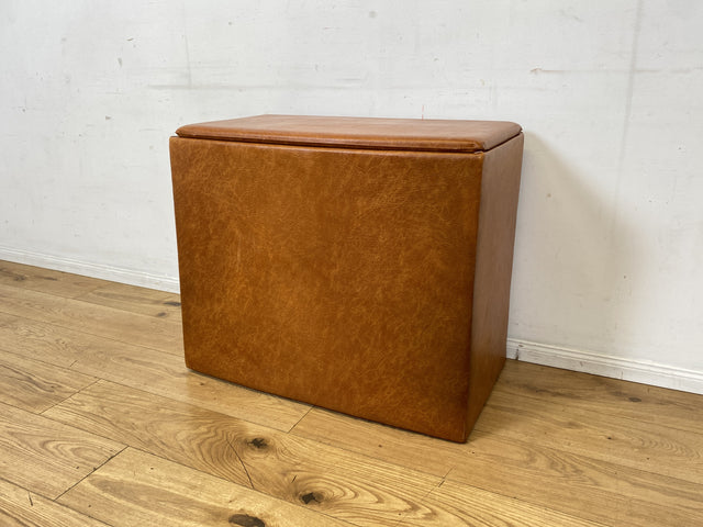 Kultige Retro Truhe in braunem Kunstleder mit besonders schönem floralem Innenleben I Wäschetruhe Kiste Wäschekorb Wäschekommode Spielzeugtruhe Vintage Mid-Century 60er I