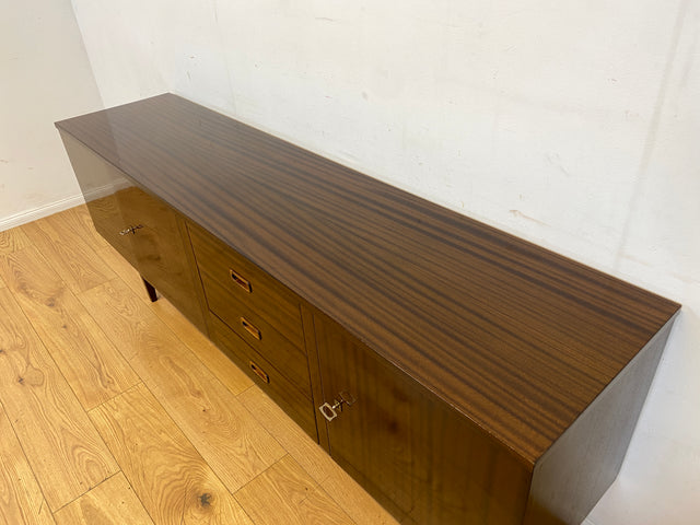 Stilvolles langes dunkles 70er Jahre Sideboard mit Schubladen und Holzgriffen I Anrichte Schrank Kommode TV Board Bank Lowboard Fernsehschrank Mid-Century Vintage 60er I