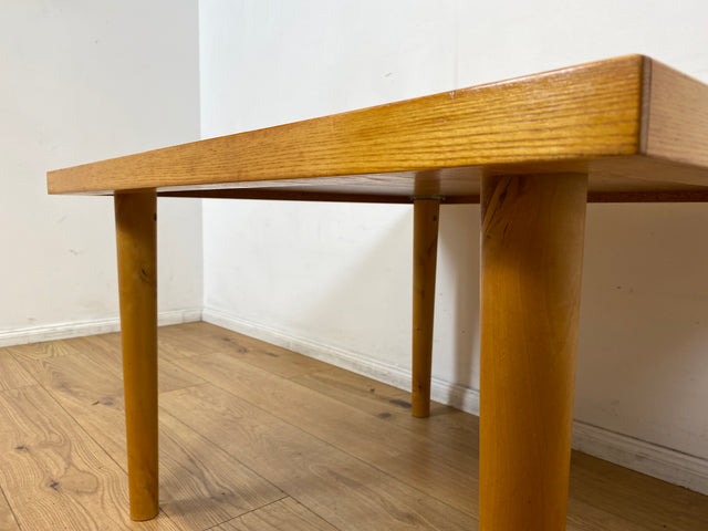 WMK I Minimalistischer und sehr gut erhaltener heller Mid-Century Couchtisch in seltener quadratischer Form