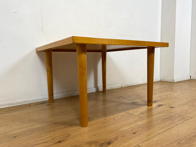 WMK I Minimalistischer und sehr gut erhaltener heller Mid-Century Couchtisch in seltener quadratischer Form