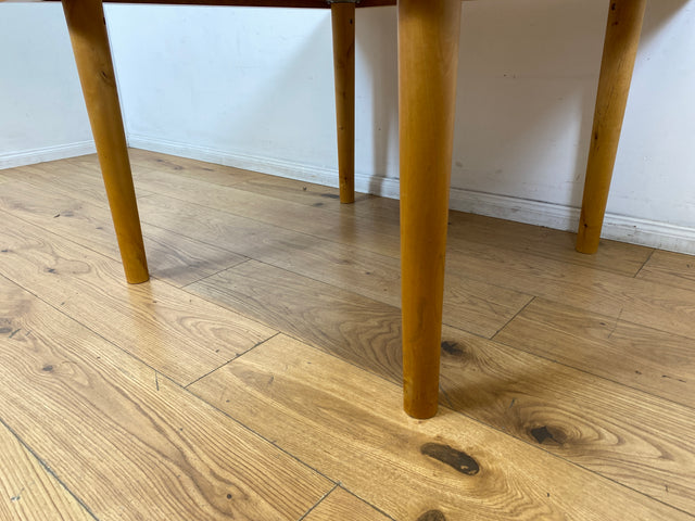 WMK I Minimalistischer und sehr gut erhaltener heller Mid-Century Couchtisch in seltener quadratischer Form