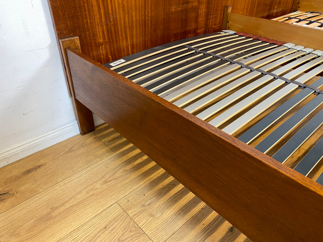 Stilvolles und sehr gut erhaltenes Mid-Century Bett mit Lattenrosten für zwei 90x190 Matratzen I Doppelbett Holzbett Bettrahmen Schlafzimmer 50er 60er Vintage Rockabilly I