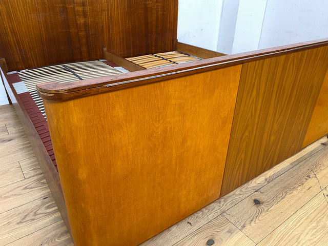 Stilvolles und sehr gut erhaltenes Mid-Century Bett mit Lattenrosten für zwei 90x190 Matratzen I Doppelbett Holzbett Bettrahmen Schlafzimmer 50er 60er Vintage Rockabilly I
