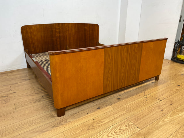 Stilvolles und sehr gut erhaltenes Mid-Century Bett mit Lattenrosten für zwei 90x190 Matratzen I Doppelbett Holzbett Bettrahmen Schlafzimmer 50er 60er Vintage Rockabilly I