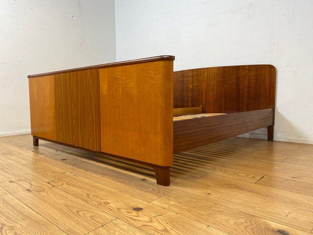 Stilvolles und sehr gut erhaltenes Mid-Century Bett mit Lattenrosten für zwei 90x190 Matratzen I Doppelbett Holzbett Bettrahmen Schlafzimmer 50er 60er Vintage Rockabilly I