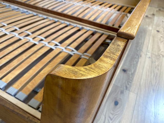 Stilvoller und sehr gut erhaltenes Mid-Century Bett mit hochwertigen verstellbaren Lattenrosten